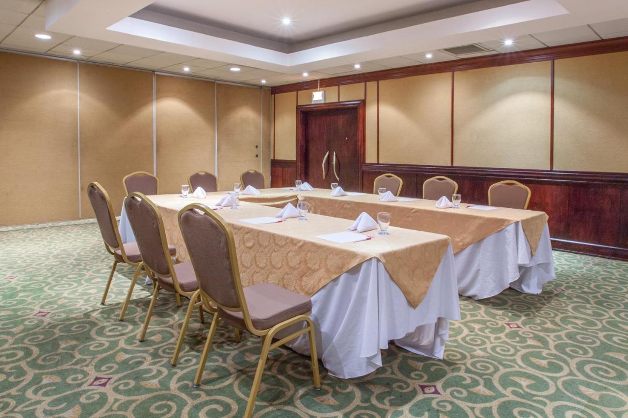 Hotel Crowne Plaza San Pedro Sula Extérieur photo