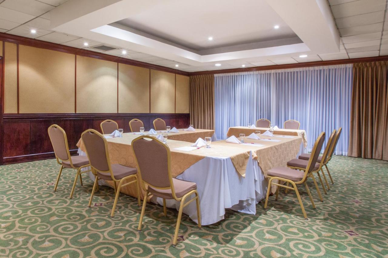 Hotel Crowne Plaza San Pedro Sula Extérieur photo